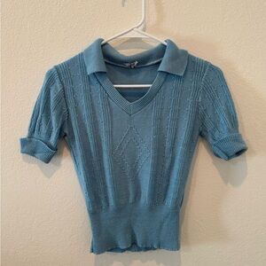 1970s Vintage Blue Knit Collared Sweater
